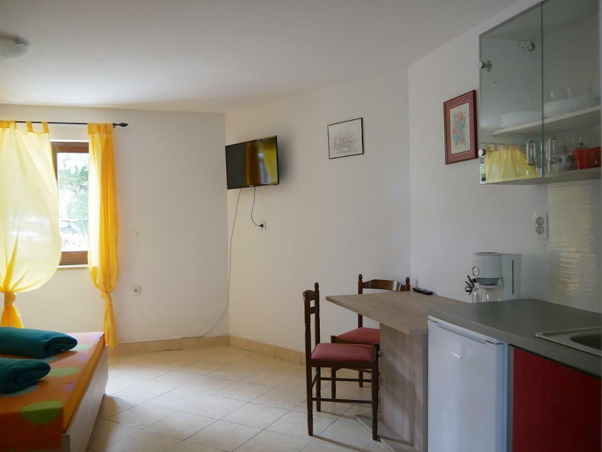 Apartment Gaga And Nia Krk Town Εξωτερικό φωτογραφία