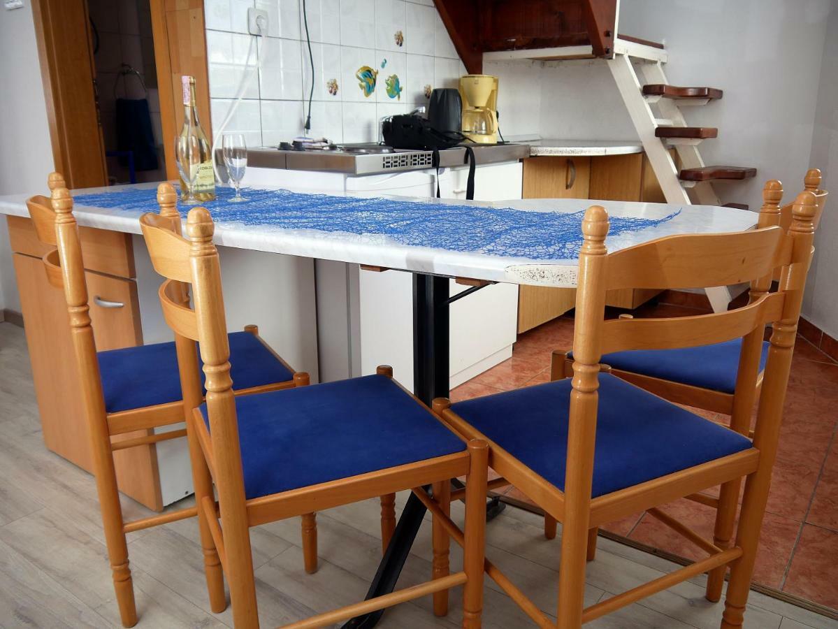 Apartment Gaga And Nia Krk Town Εξωτερικό φωτογραφία